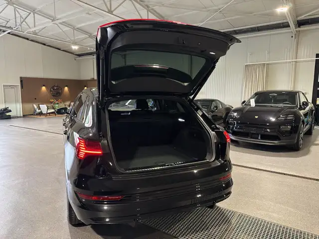 Audi E-Tron view 12