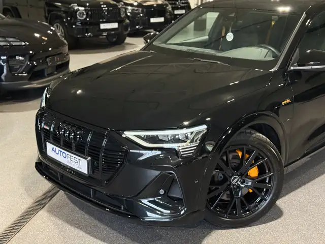 Audi E-Tron view 4