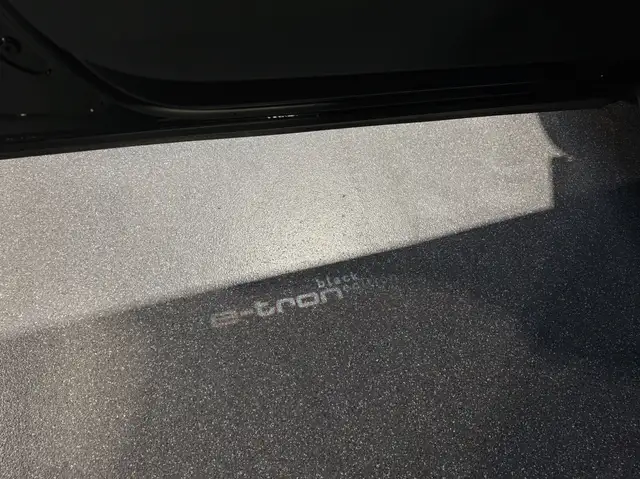 Audi E-Tron view 24