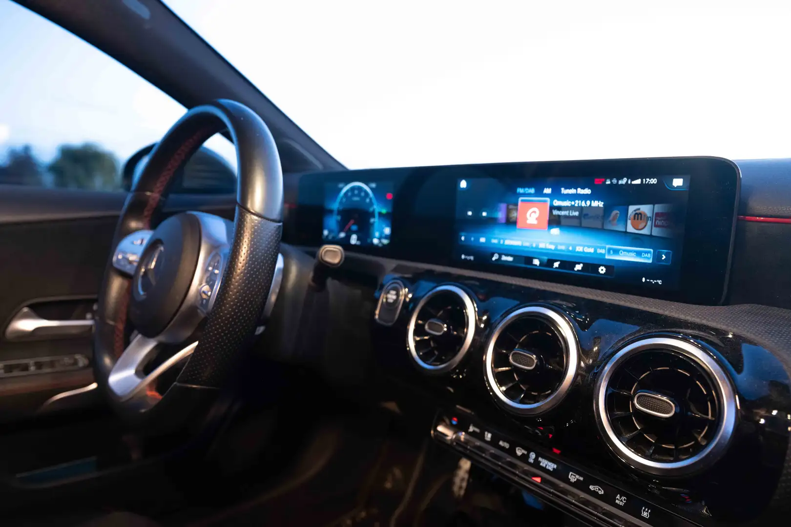 Mercedes-Benz A 250 A 250e hybride AMG Grijs - 2