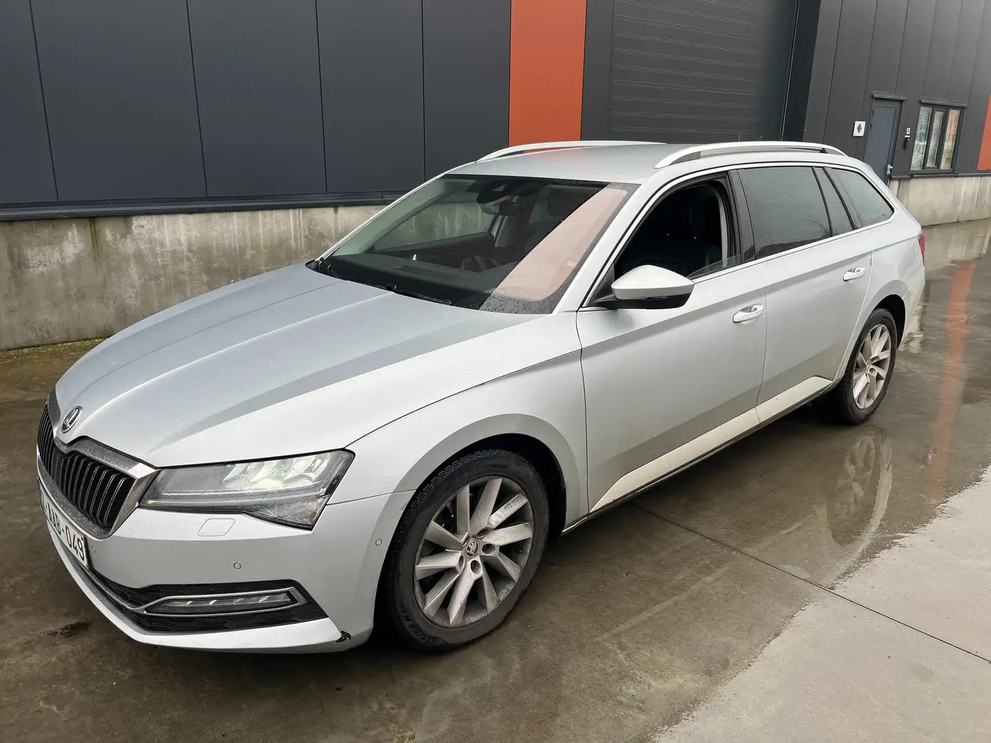 Skoda Superb SW 1.6 CR TDi  DSG Grijs - 2
