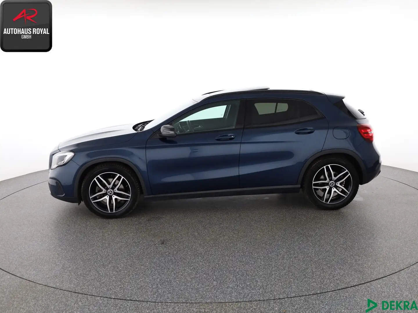Mercedes-Benz GLA 250 GLA 250 4M NIGHT 360GRAD,COMAND,DISTRO,AMBIENTE Blau - 2