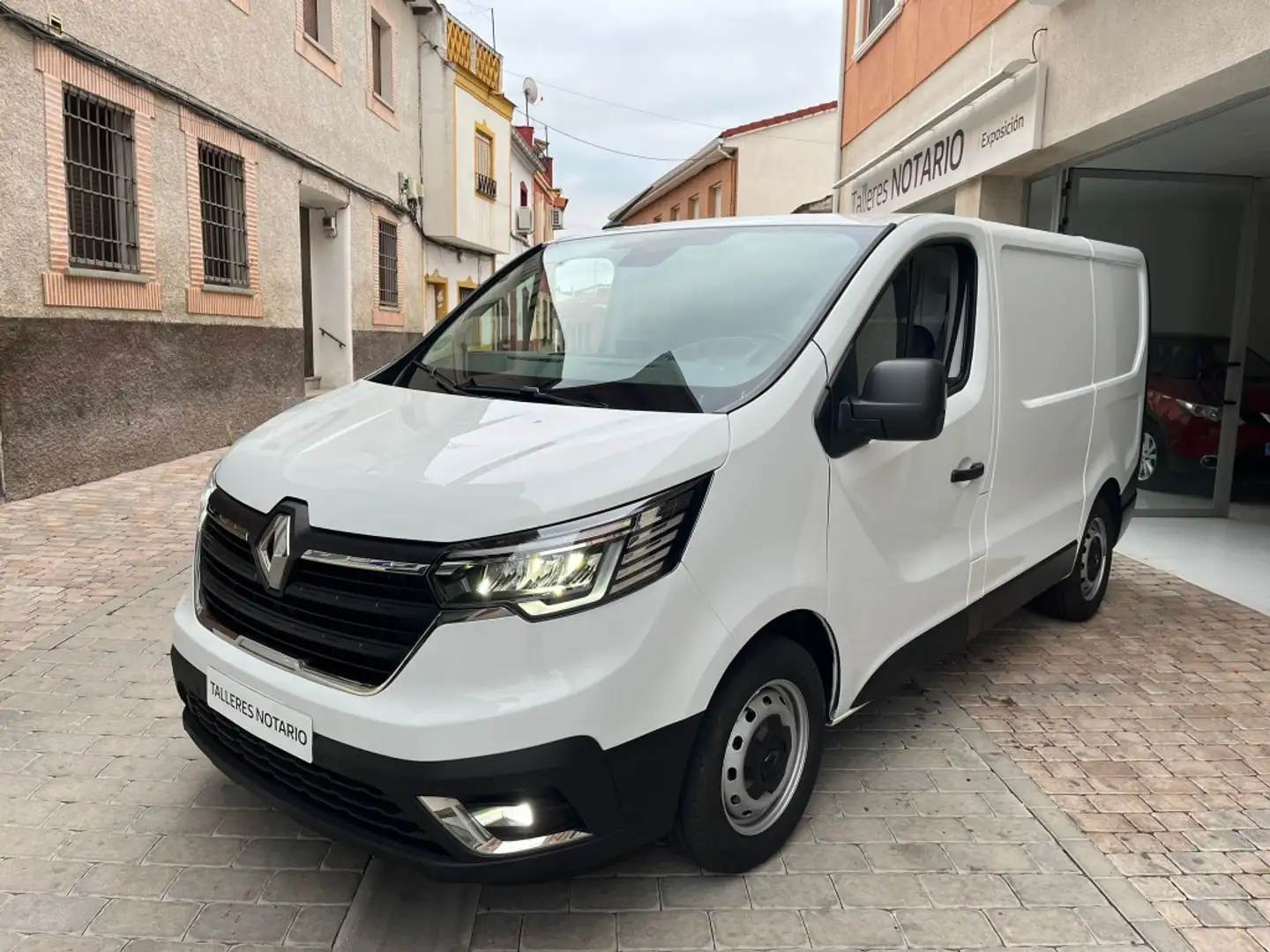 Renault Trafic Furgón L1H1 BluedCi 96kW Blanco - 1