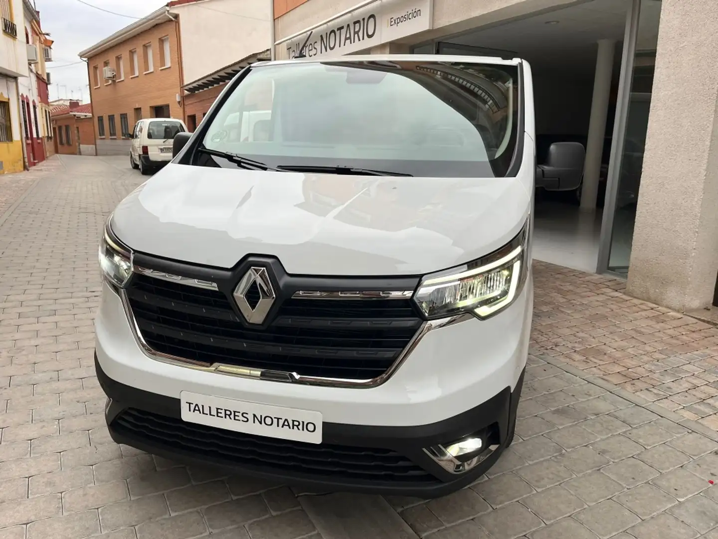 Renault Trafic Furgón L1H1 BluedCi 96kW Blanco - 2