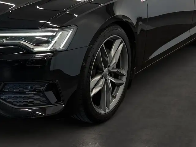 Audi A6 view 13