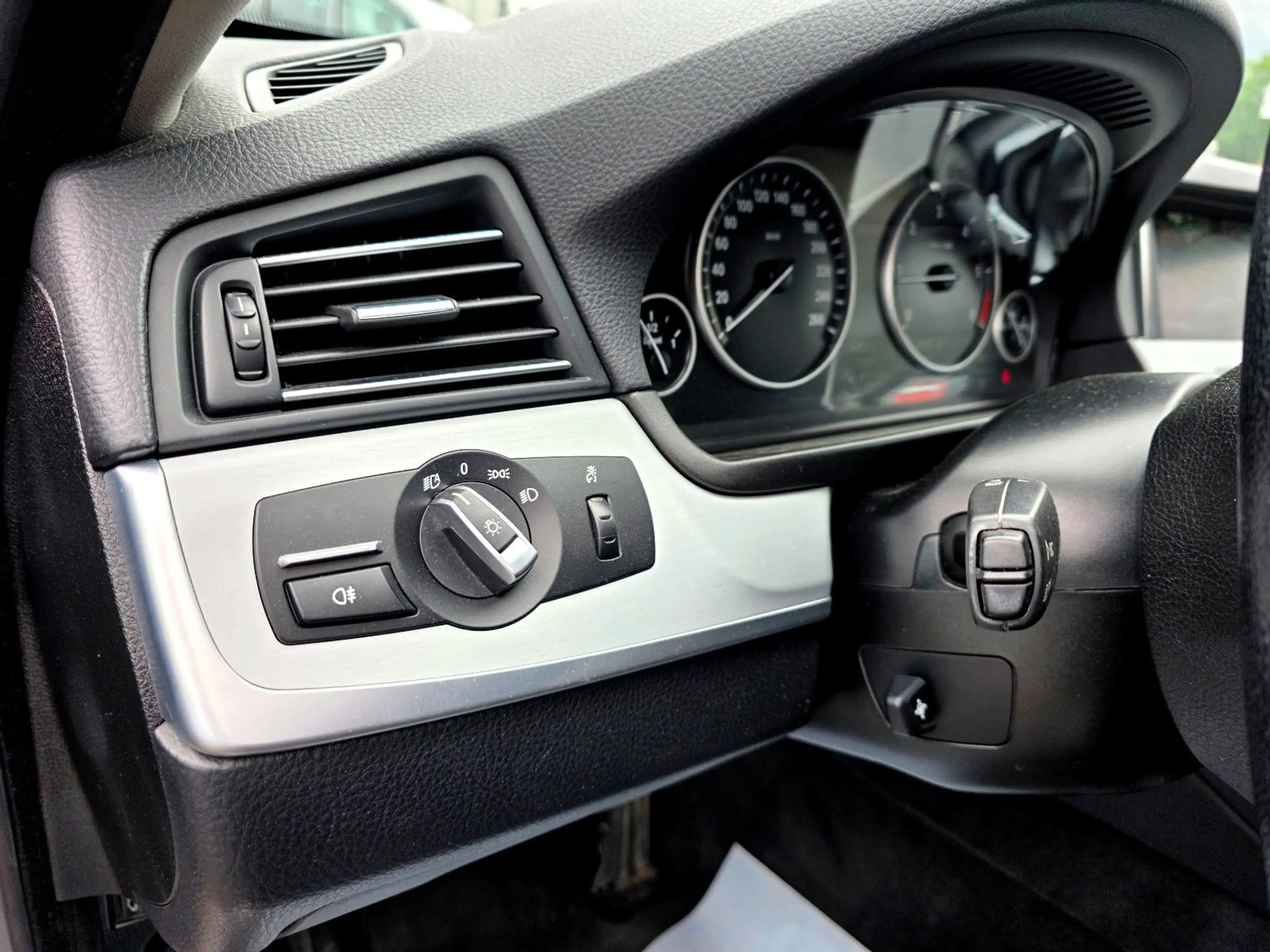 BMW 525 d xDrive 2.Hand/LED/Navi/4x Shz/Leder/4x4 — photo 11