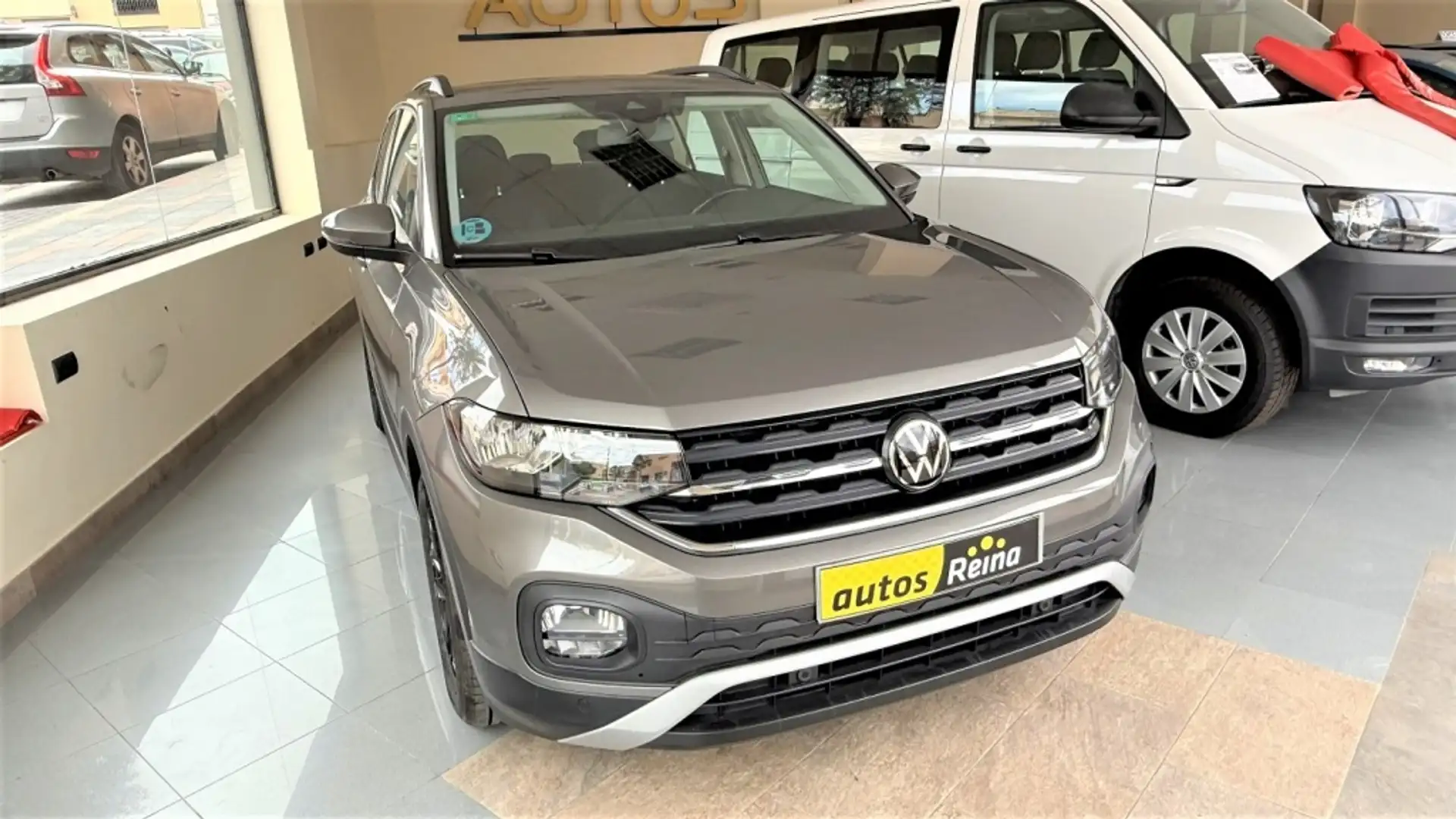 Volkswagen T-Cross 1.0 TSI Advance Gris - 1