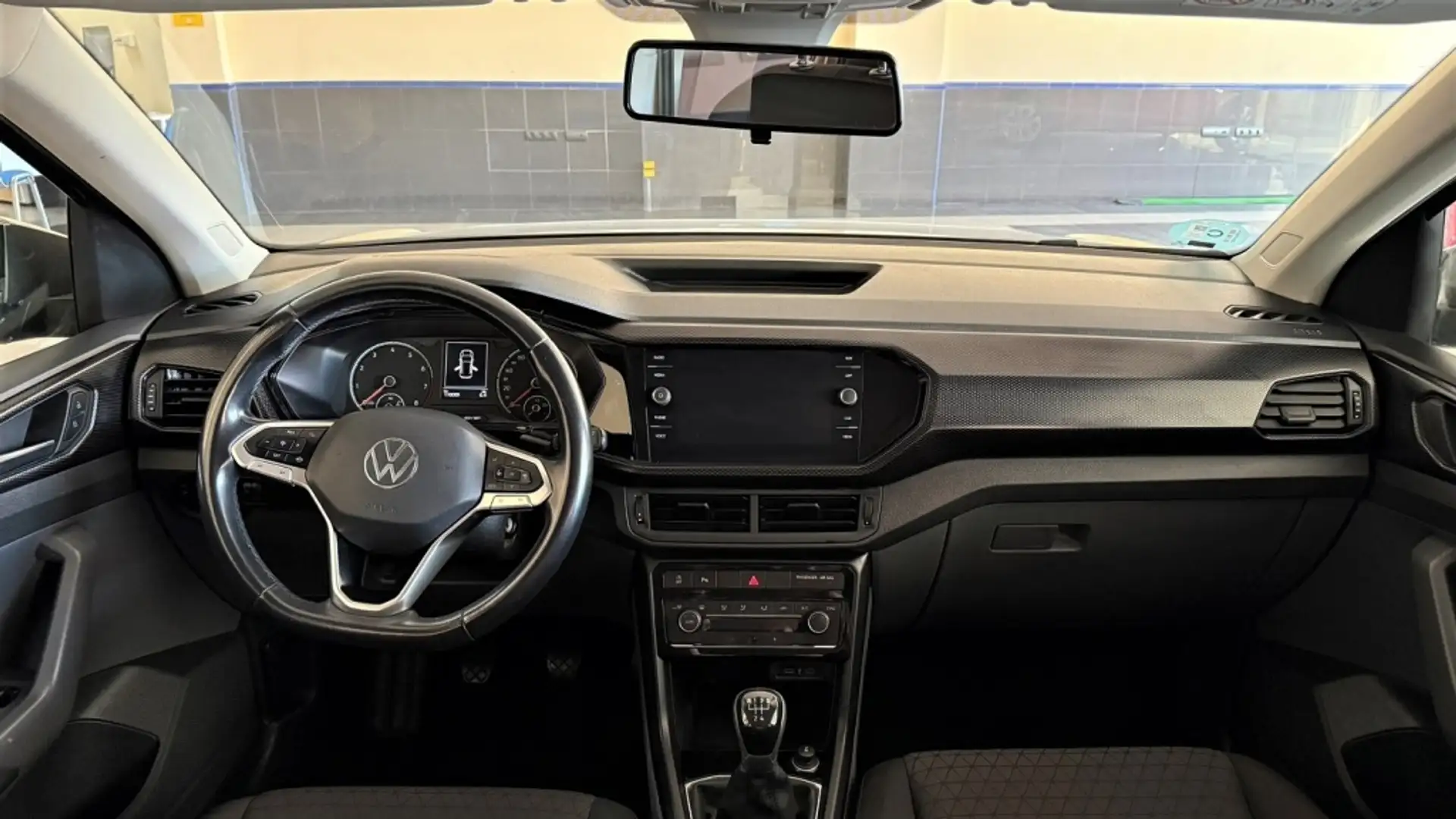 Volkswagen T-Cross 1.0 TSI Advance Gris - 2