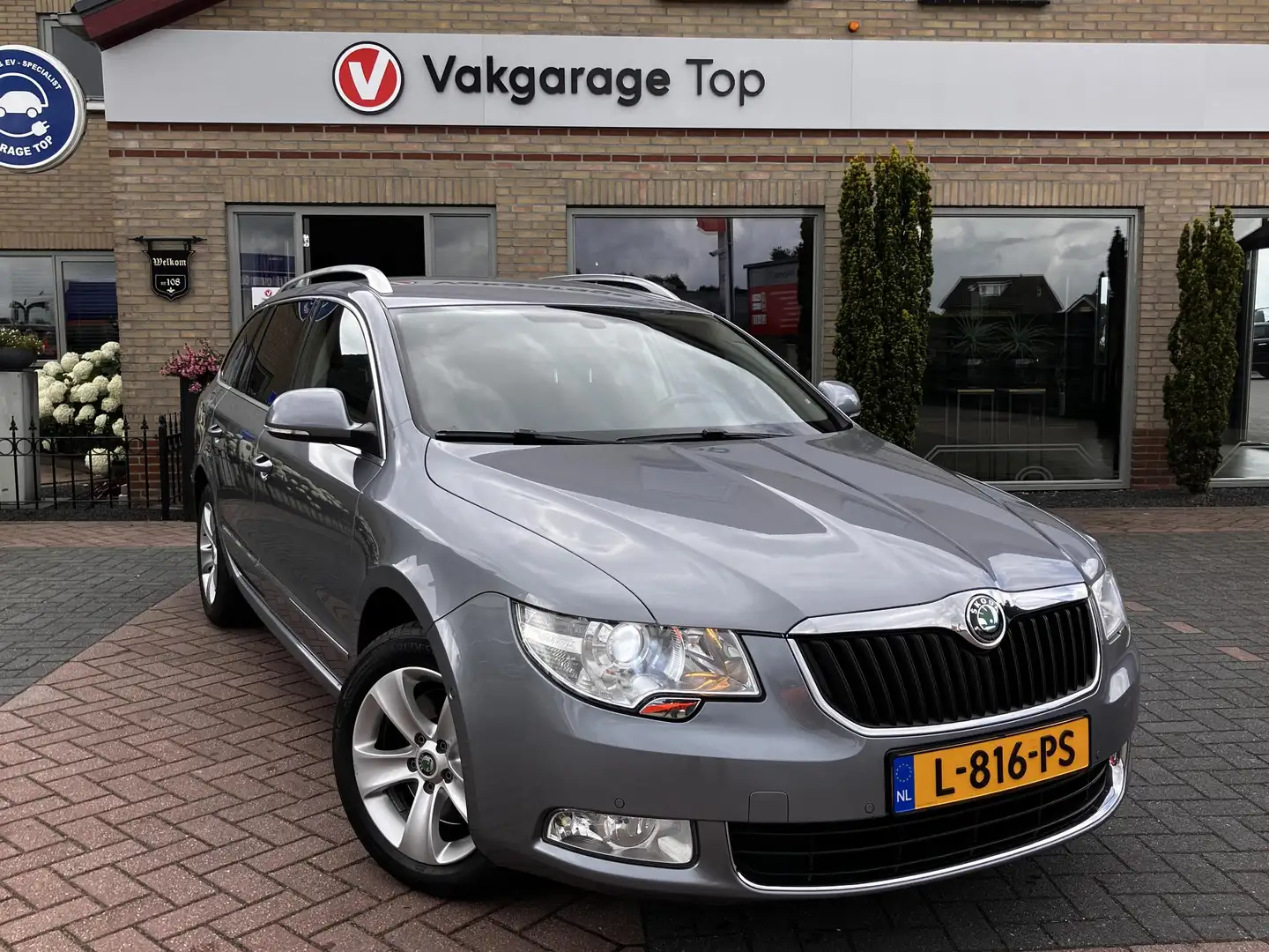 Skoda Superb Combi 1.8 TSI | Camera | Elektr. stoelen | 100% on Grijs - 2