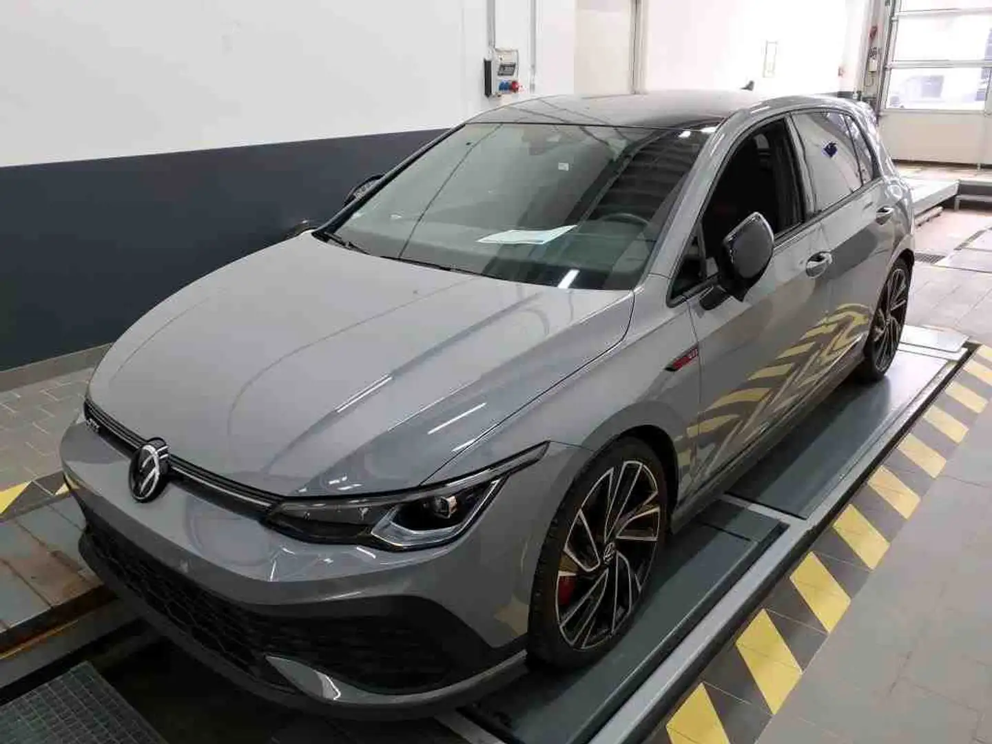 Volkswagen Golf GTI CS DSG DCC-Fahrwerk/ Matrix/Panoramadach Grau - 2