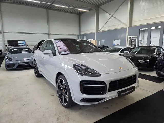 Porsche Cayenne view 7