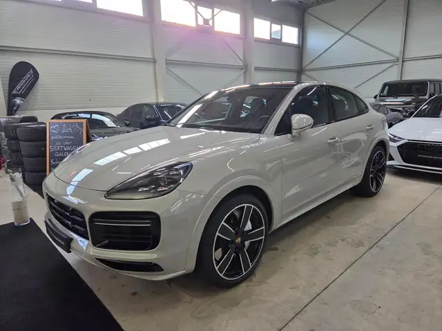 Porsche Cayenne view 6