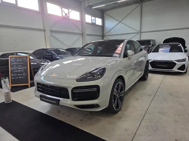 Porsche Cayenne view 5