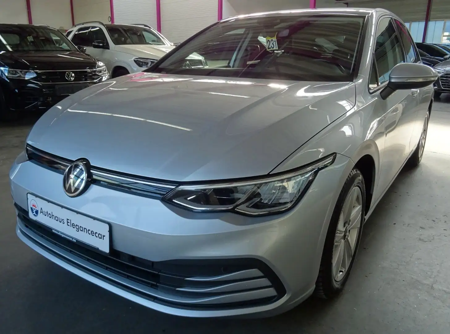 Volkswagen Golf 8 2.0 TDI Lim.Life*ACC*SHA*SH*FLA*NAVI* Silber - 1