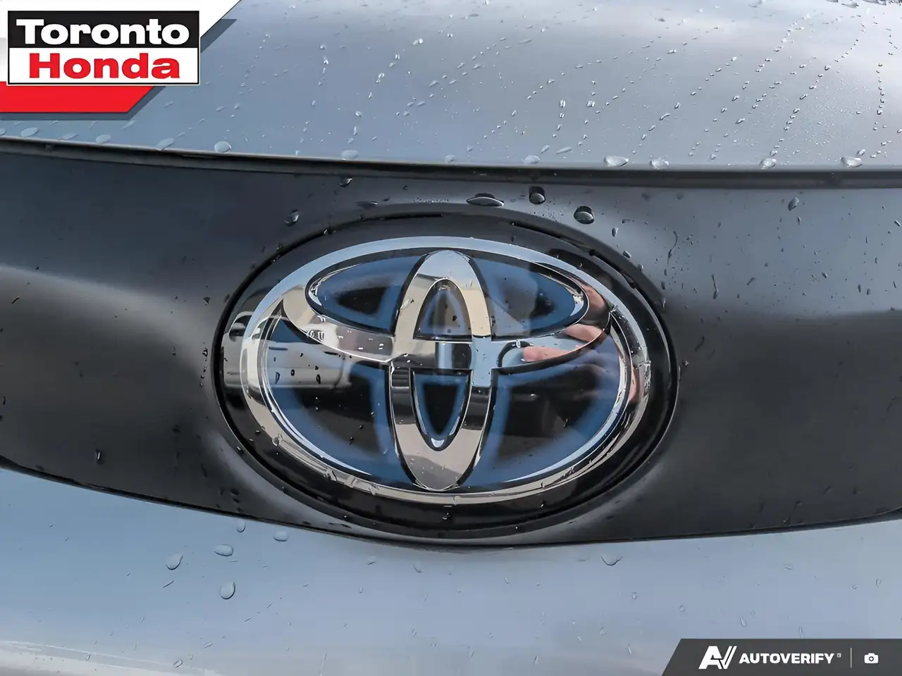 Toyota Sienna снимка Toyota Sienna