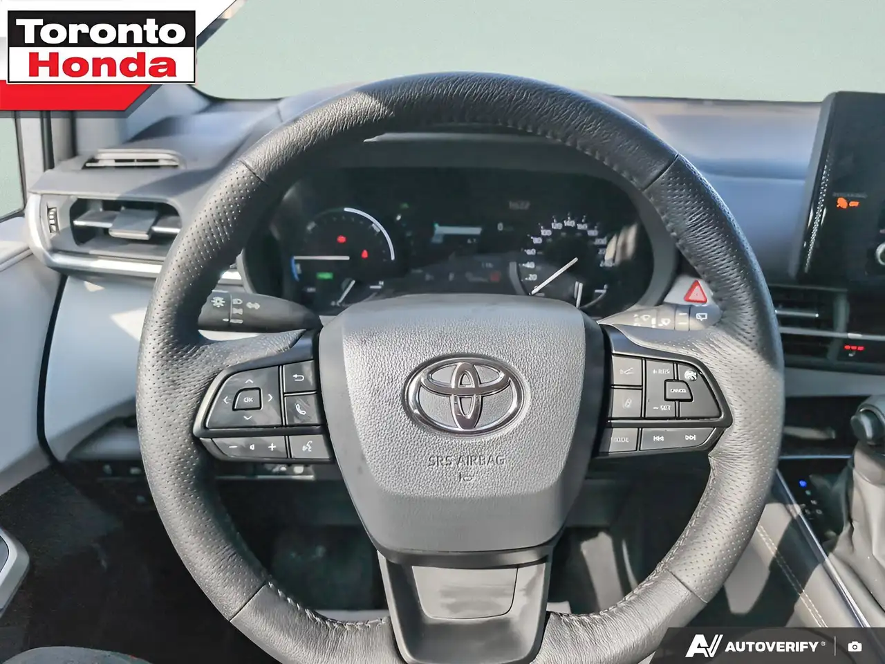 Toyota Sienna снимка Toyota Sienna