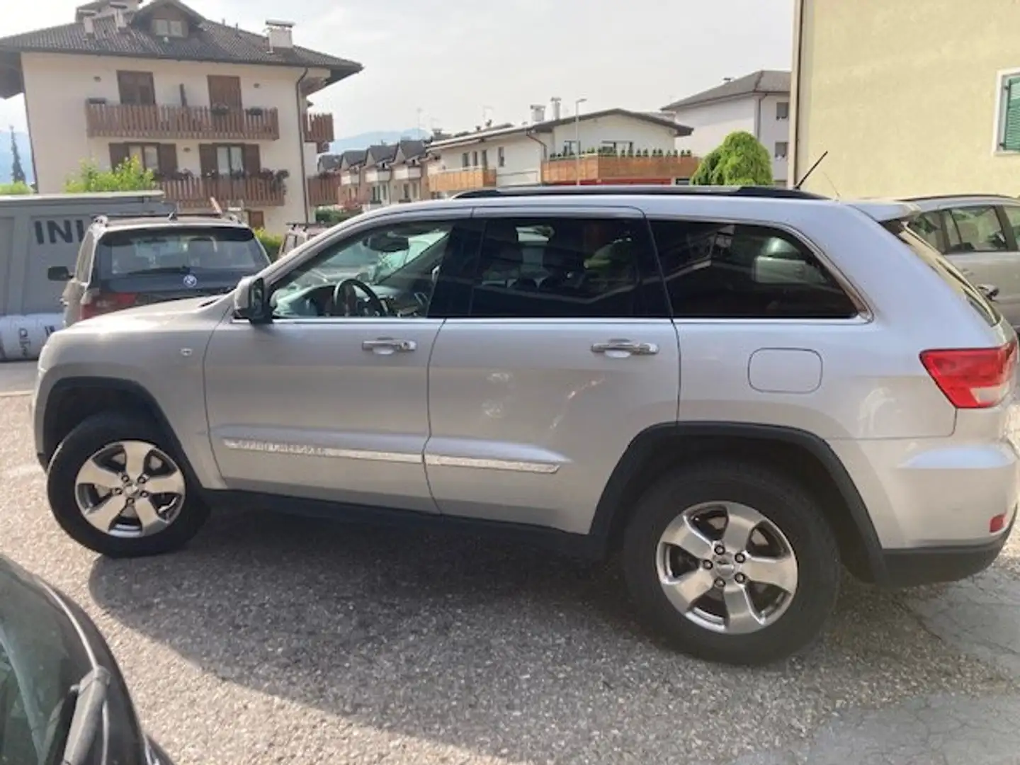 Jeep Grand Cherokee Grand Cherokee 3.0 crd Laredo auto Argento - 1