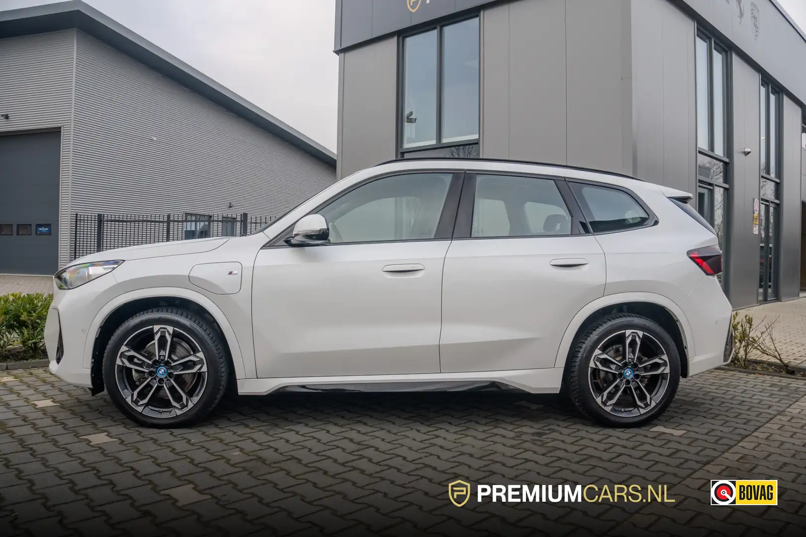 BMW X1 xDrive25e | M-sport | Panorama | HUD | 360 Wit - 2