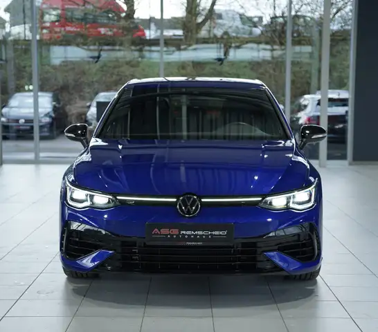 Volkswagen Golf view 3