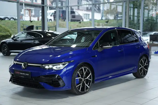 Volkswagen Golf view 2