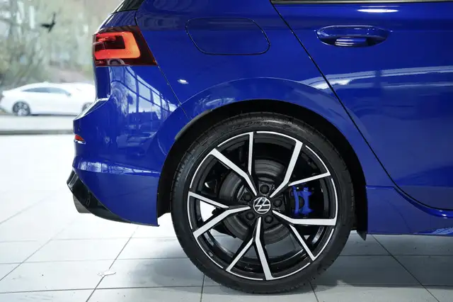 Volkswagen Golf view 6