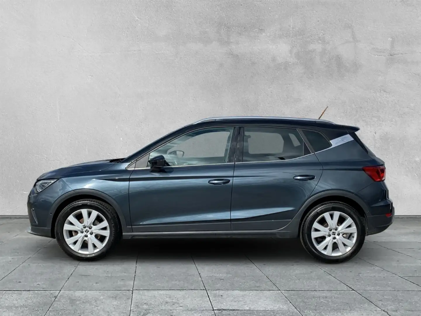 SEAT Arona Xperience 1.0 TSI LED+AHK+Kamera+NAVI+ACC Gris - 2