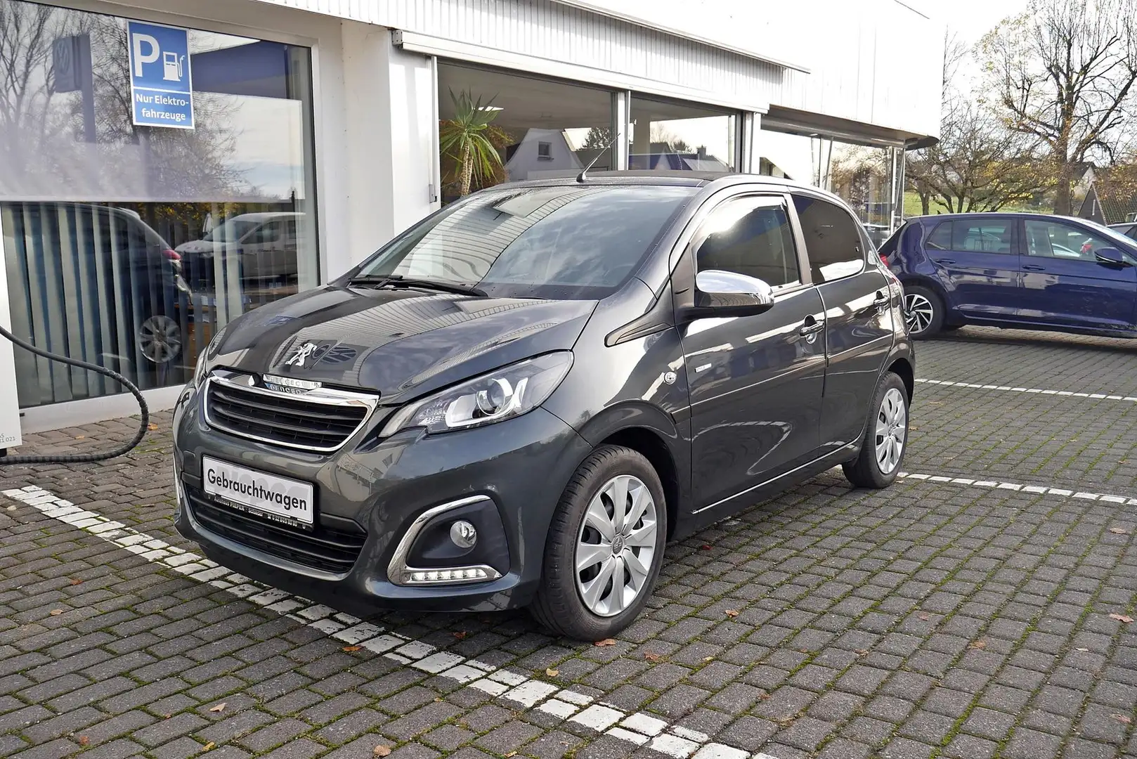 Peugeot 108 Style Edition 1.0 Ltr. Faltdach Kamera App-Conn... Grau - 2