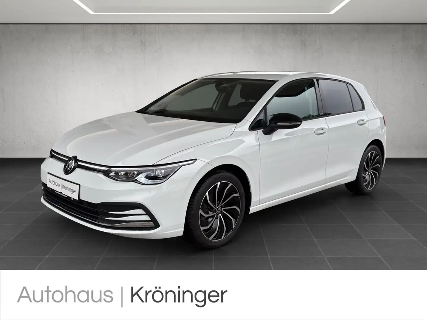 Volkswagen Golf VIII MOVE 1.5 TSI AHK Rück Plus ACC LED Weiß - 1