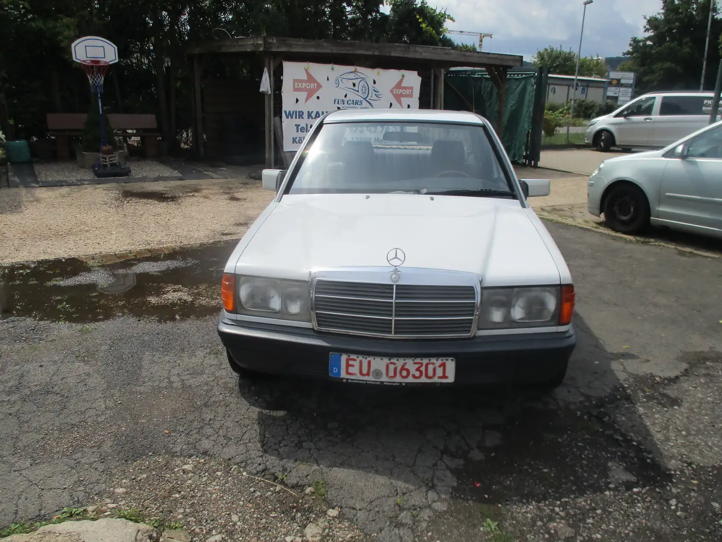 Mercedes-Benz 190 D White - 1