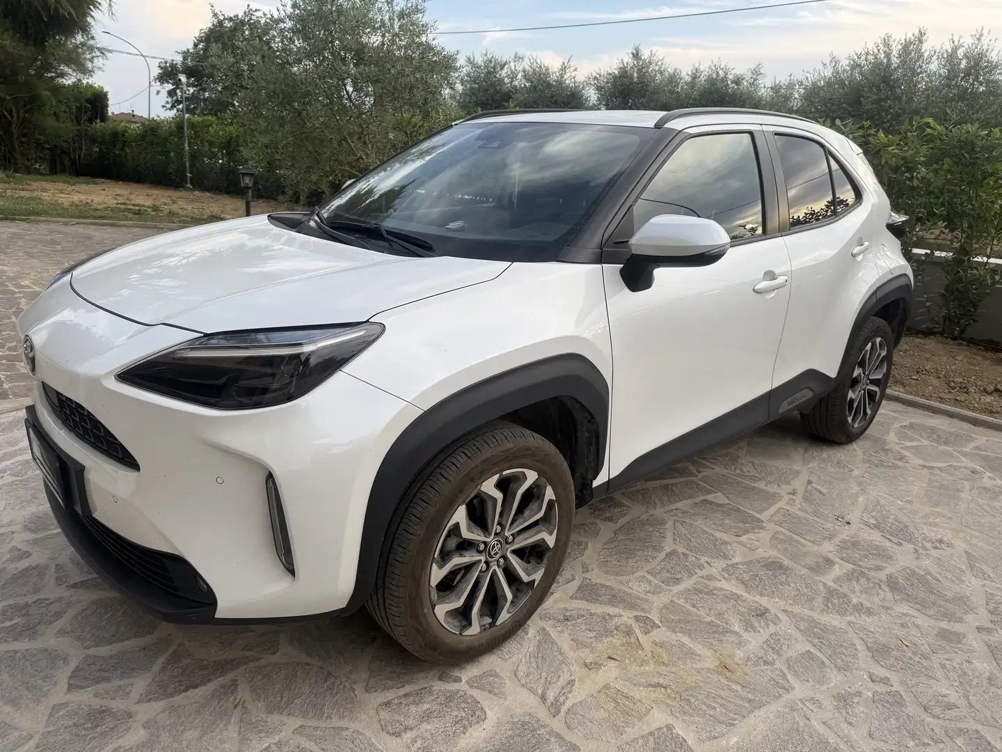 Toyota Yaris Cross 1.5h Active Eco fwd 116cv e-cvt - 1