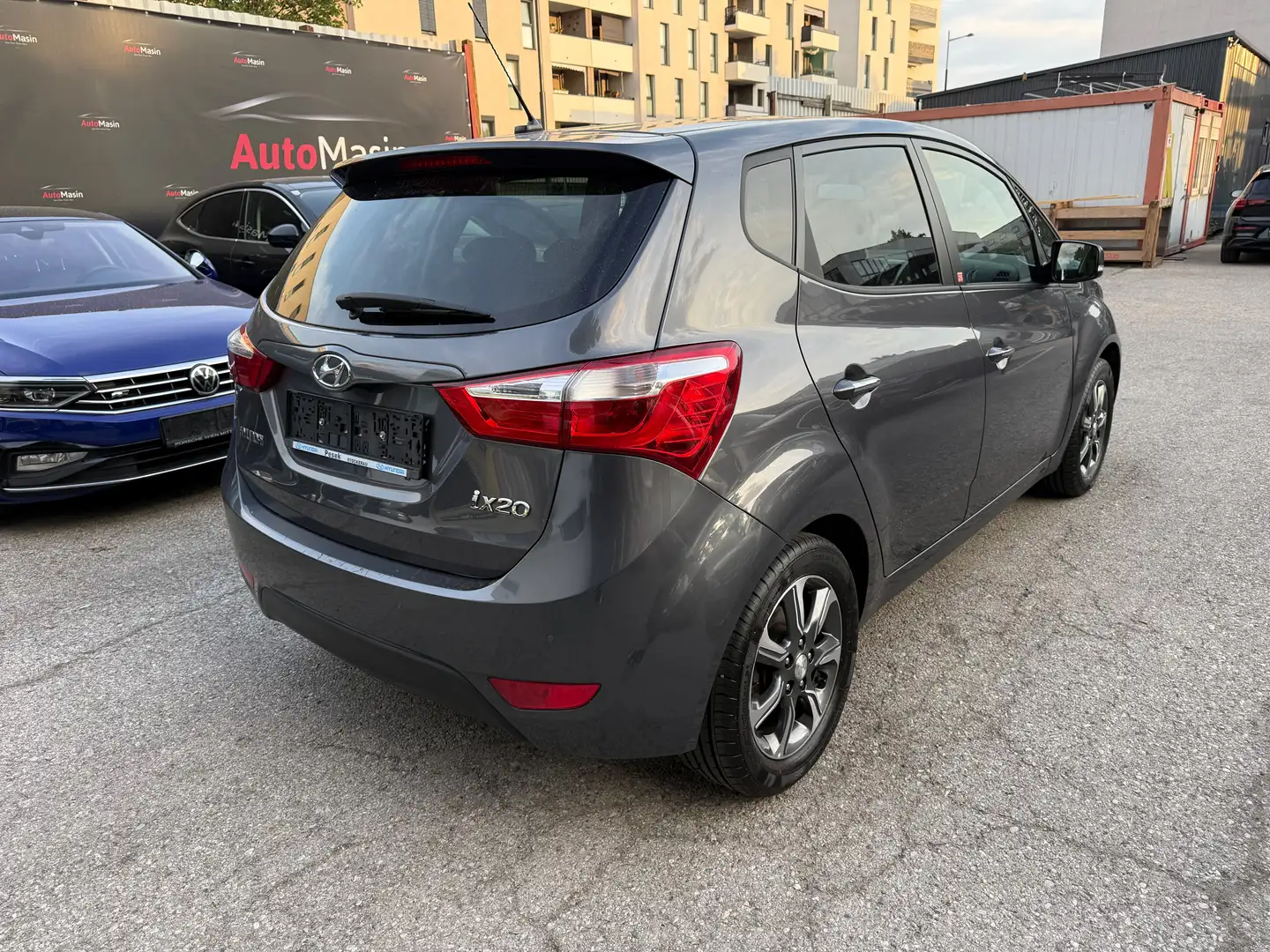 Hyundai iX20 1,4 CVVT Start/Stopp Edition 25 //NUR 38.000 km// Grau - 2