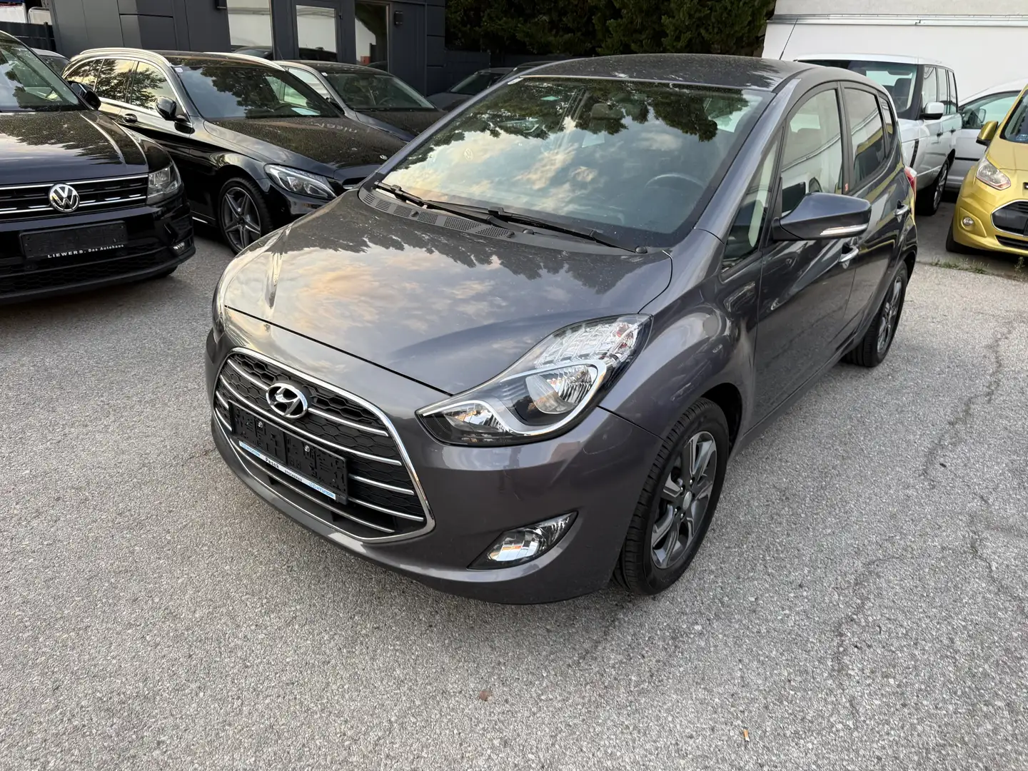 Hyundai iX20 1,4 CVVT Start/Stopp Edition 25 //NUR 38.000 km// Grau - 1