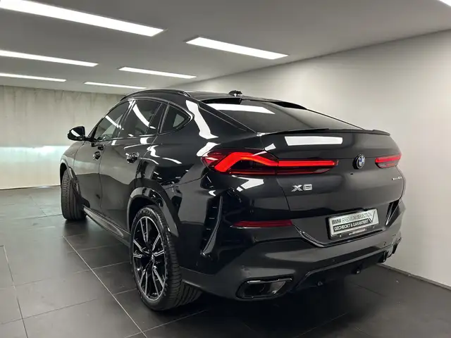 BMW X6 view 10