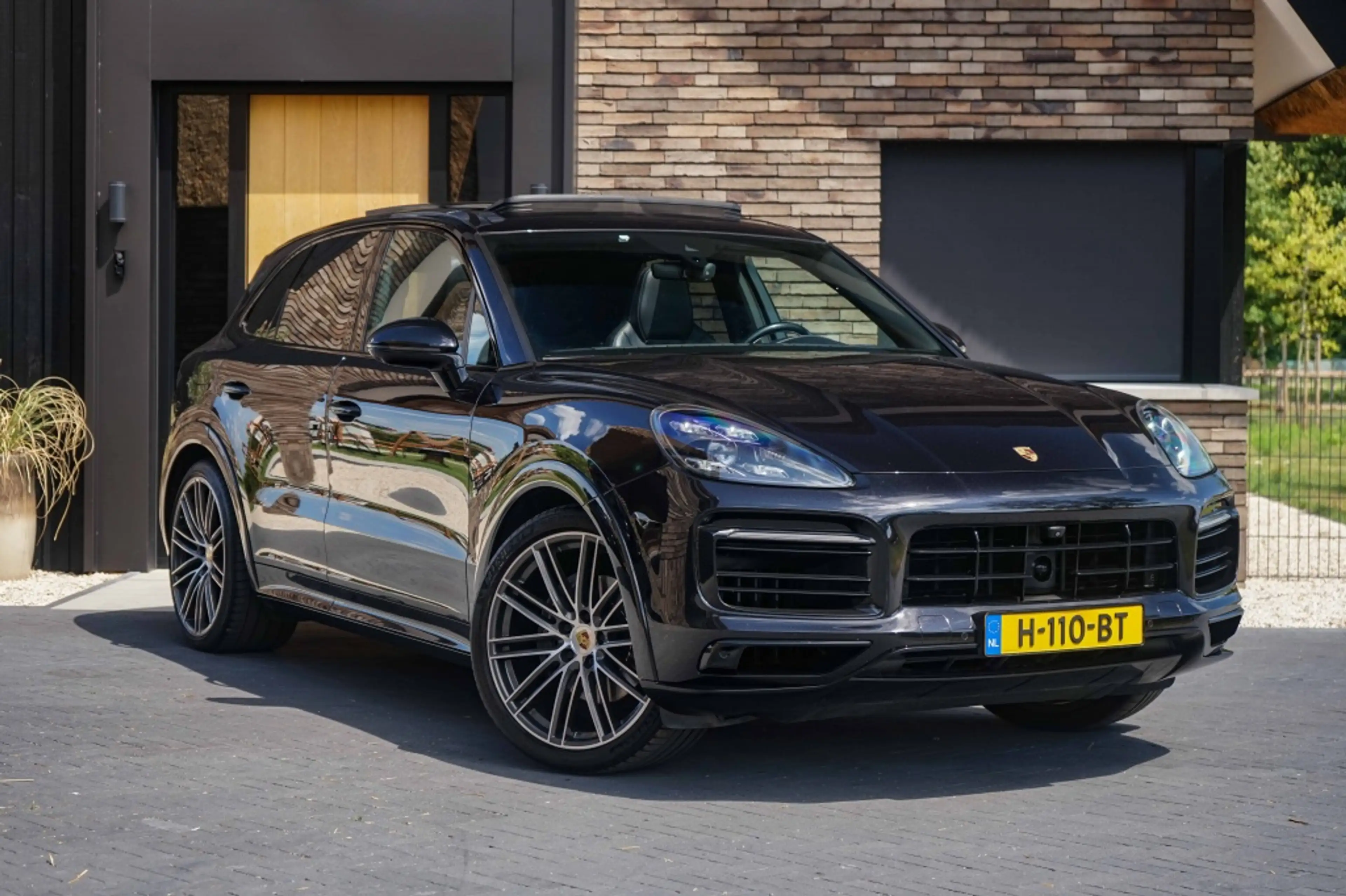 Porsche Cayenne 3.0 E-Hybrid V6 Pano/Bose/Sport-Chrono/360/trkhk — photo 2