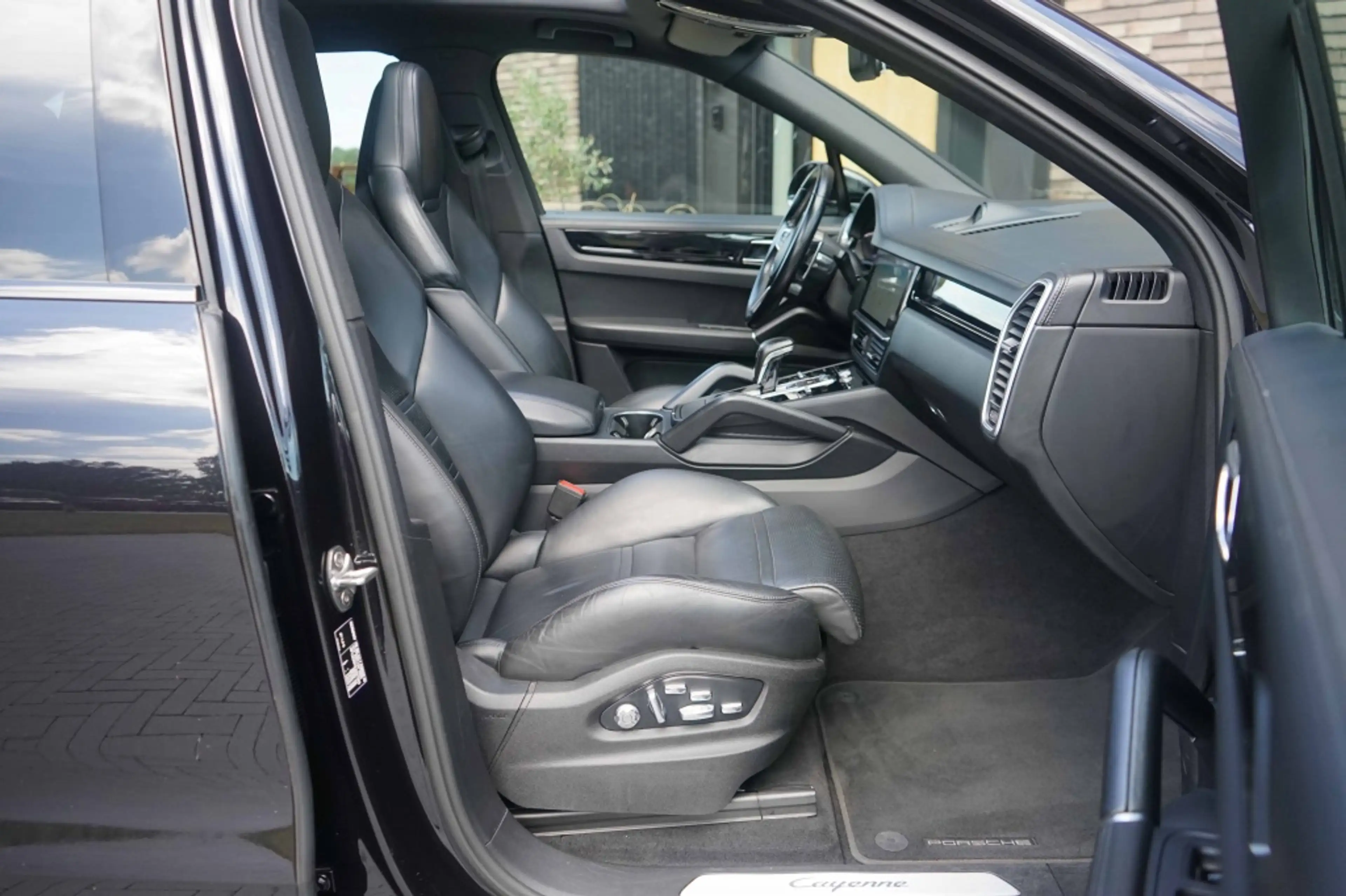 Porsche Cayenne 3.0 E-Hybrid V6 Pano/Bose/Sport-Chrono/360/trkhk — photo 13