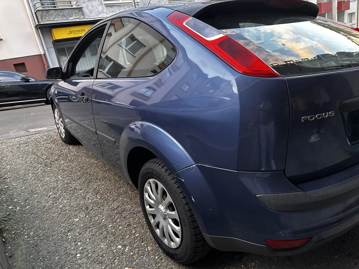 Ford Focus 1.6 Ambiente - 2