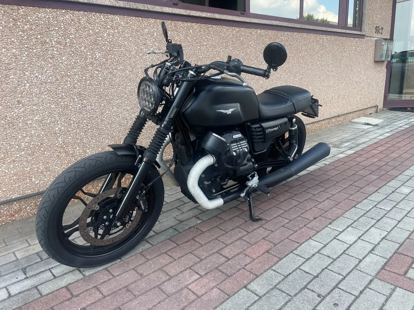 Moto Guzzi V 7 III STONE Schwarz - 2