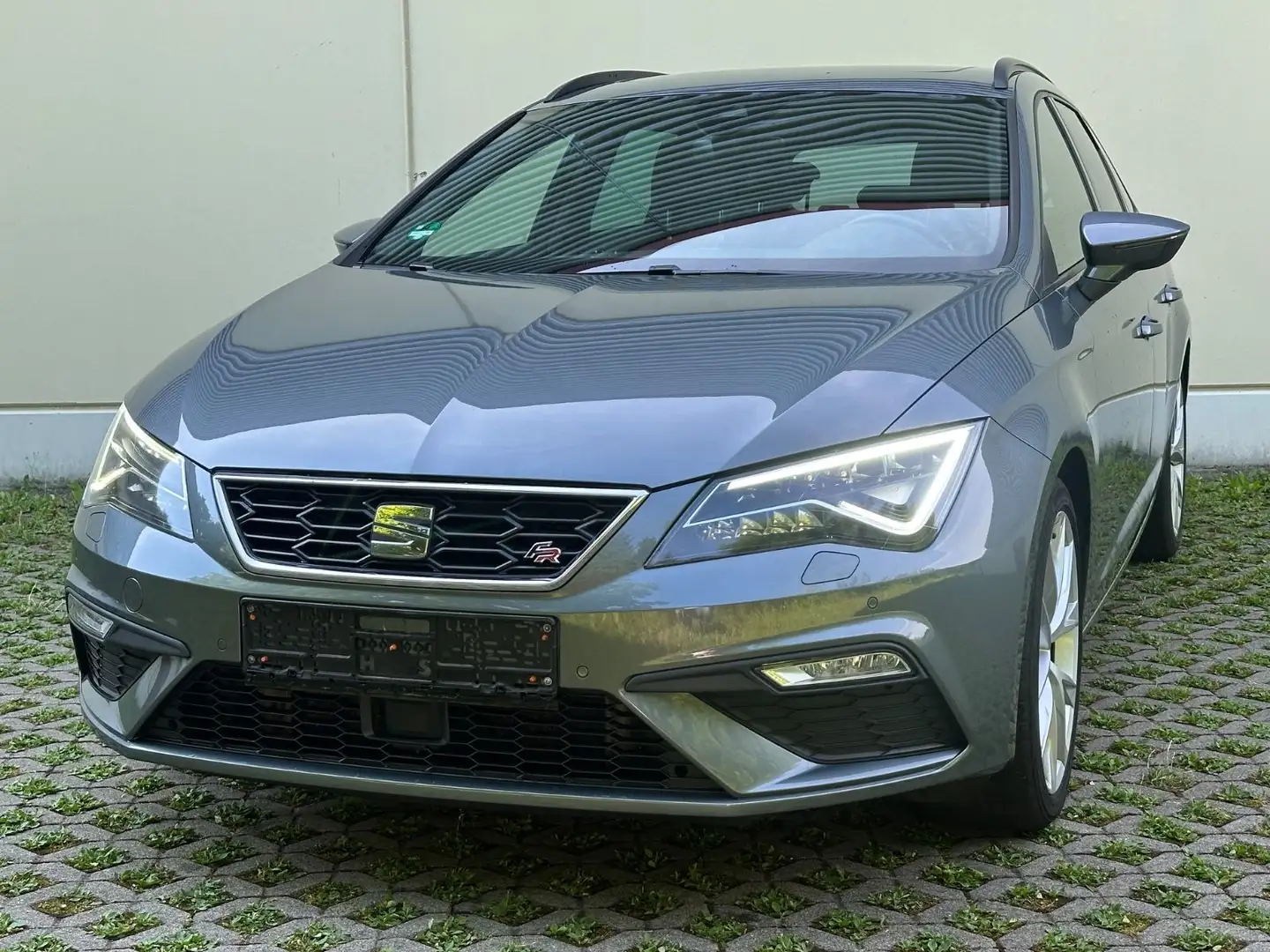SEAT Leon ST FR 1.8  | ACC | Pano | Kamera | Gris - 1