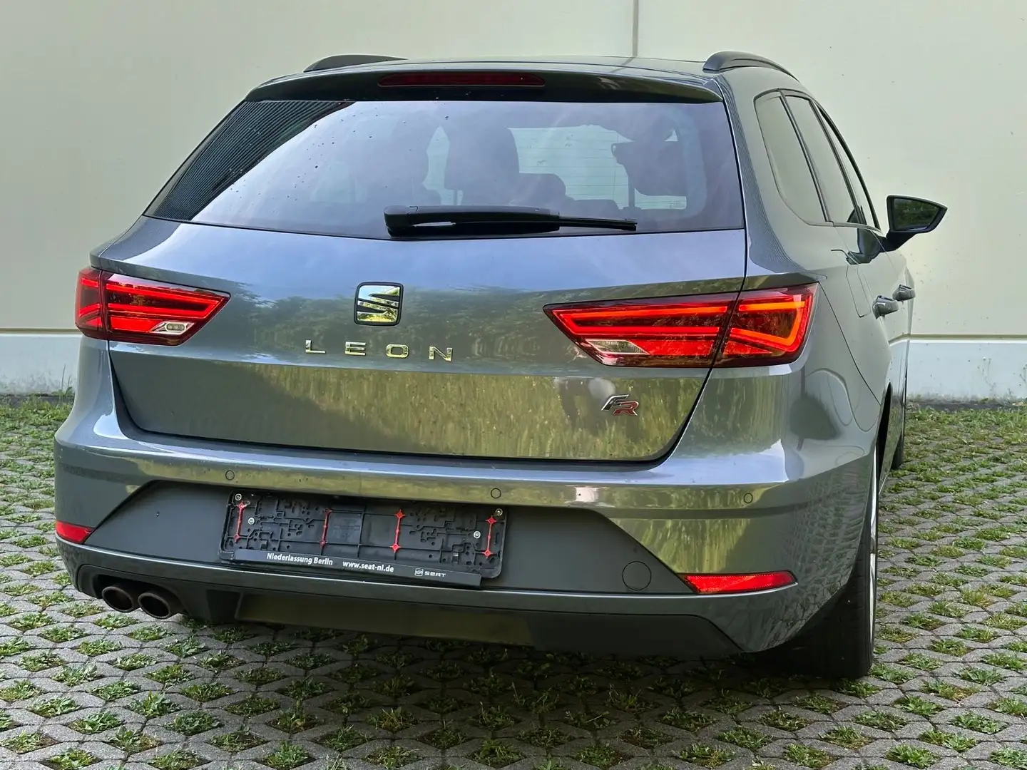 SEAT Leon ST FR 1.8  | ACC | Pano | Kamera | Gris - 2