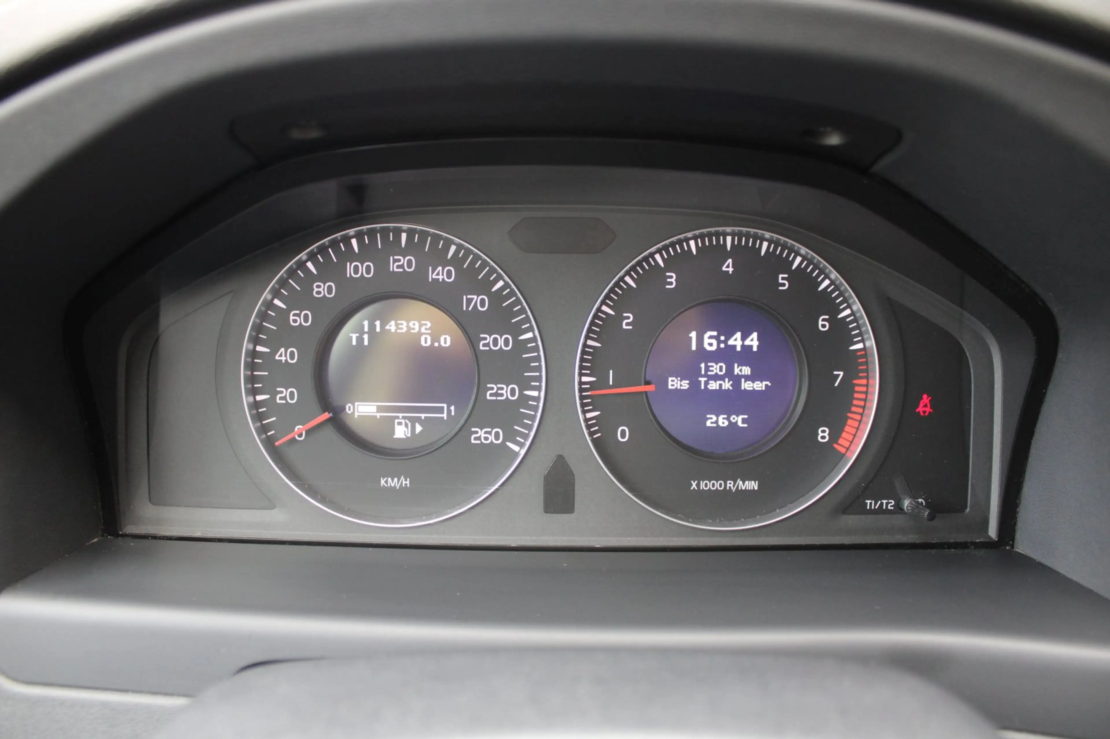 Volvo V70 2.0 Flexi Fuel Momentum BiXenon Navigation Leder A — photo 8