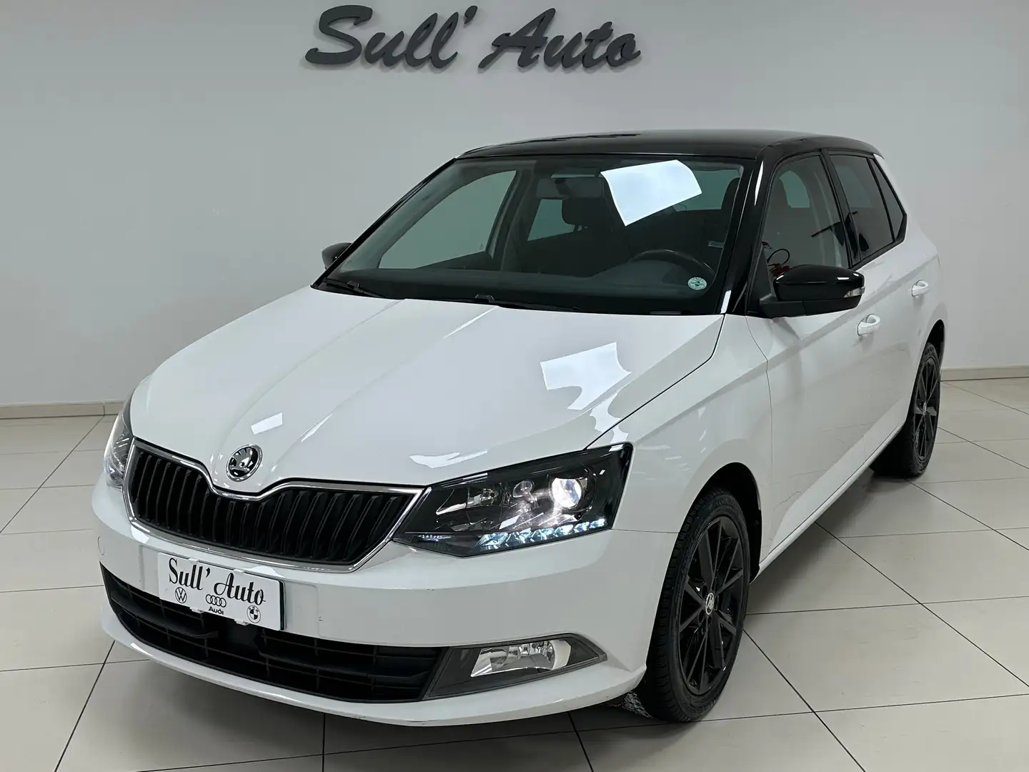 Skoda Fabia 1.0 mpi Twin Color Design Edition Argento 60cv Bianco - 1