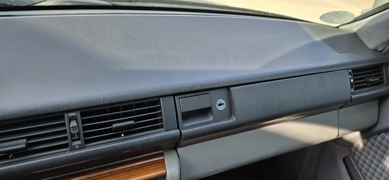 Mercedes-Benz 230, foto 6