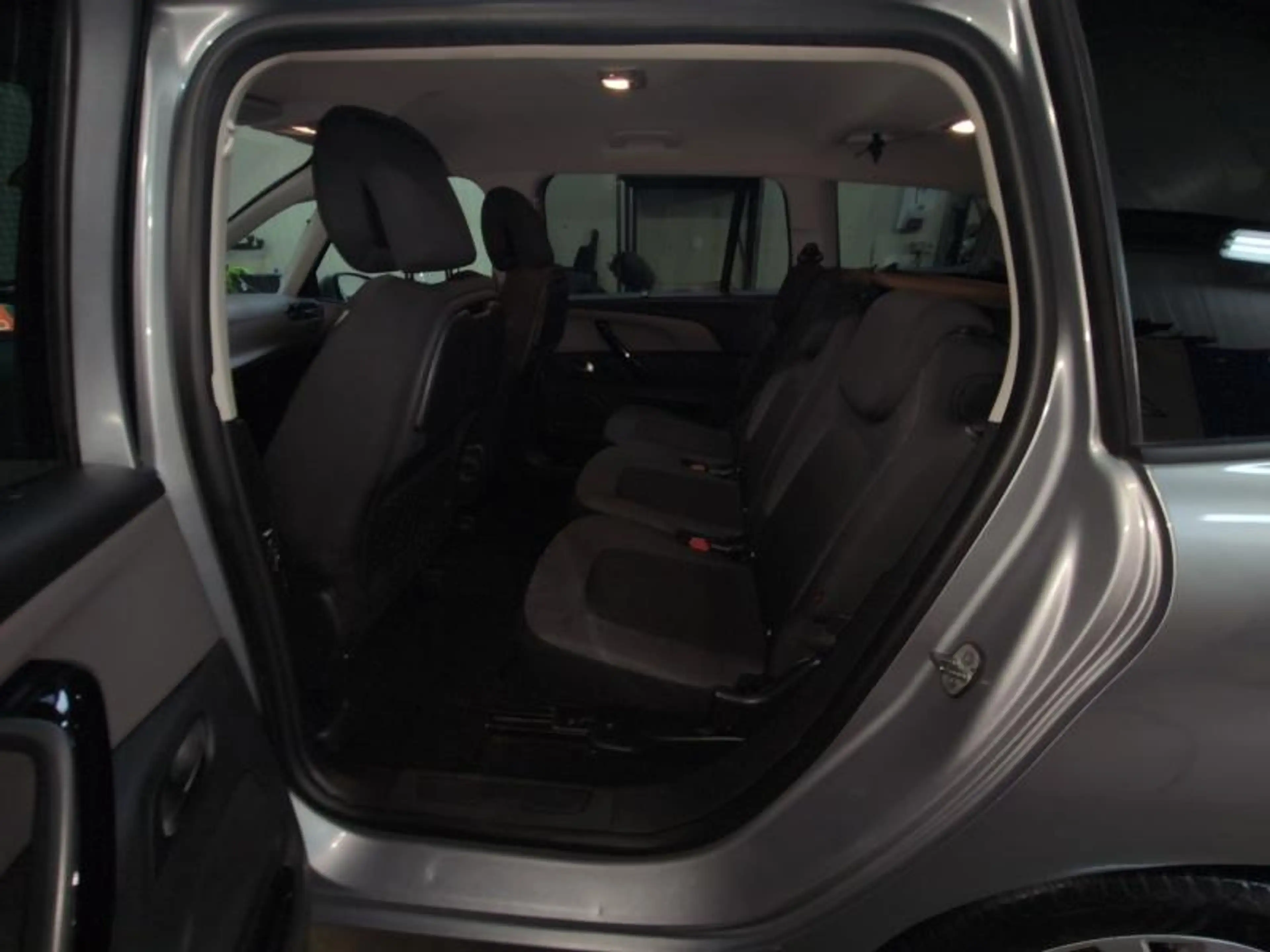 Citroen Grand C4 Picasso 1.6HDi 116cv Gris 7pl. Automatic Airco GPS Radio — photo 8