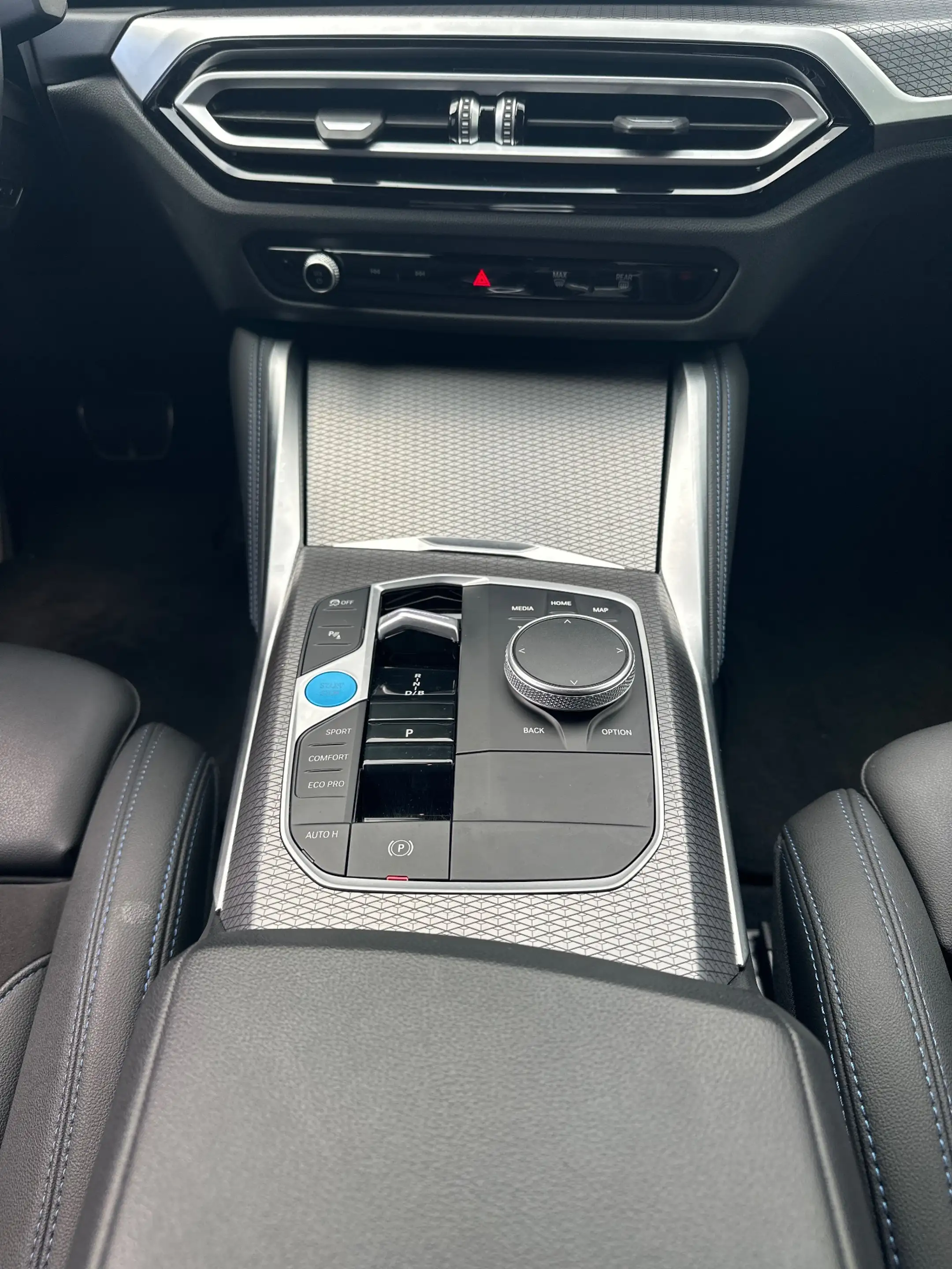 BMW i4 eDrive40 Gran Coupe M-Sport NAV+LED+KAM+20ZO+ACC — photo 15