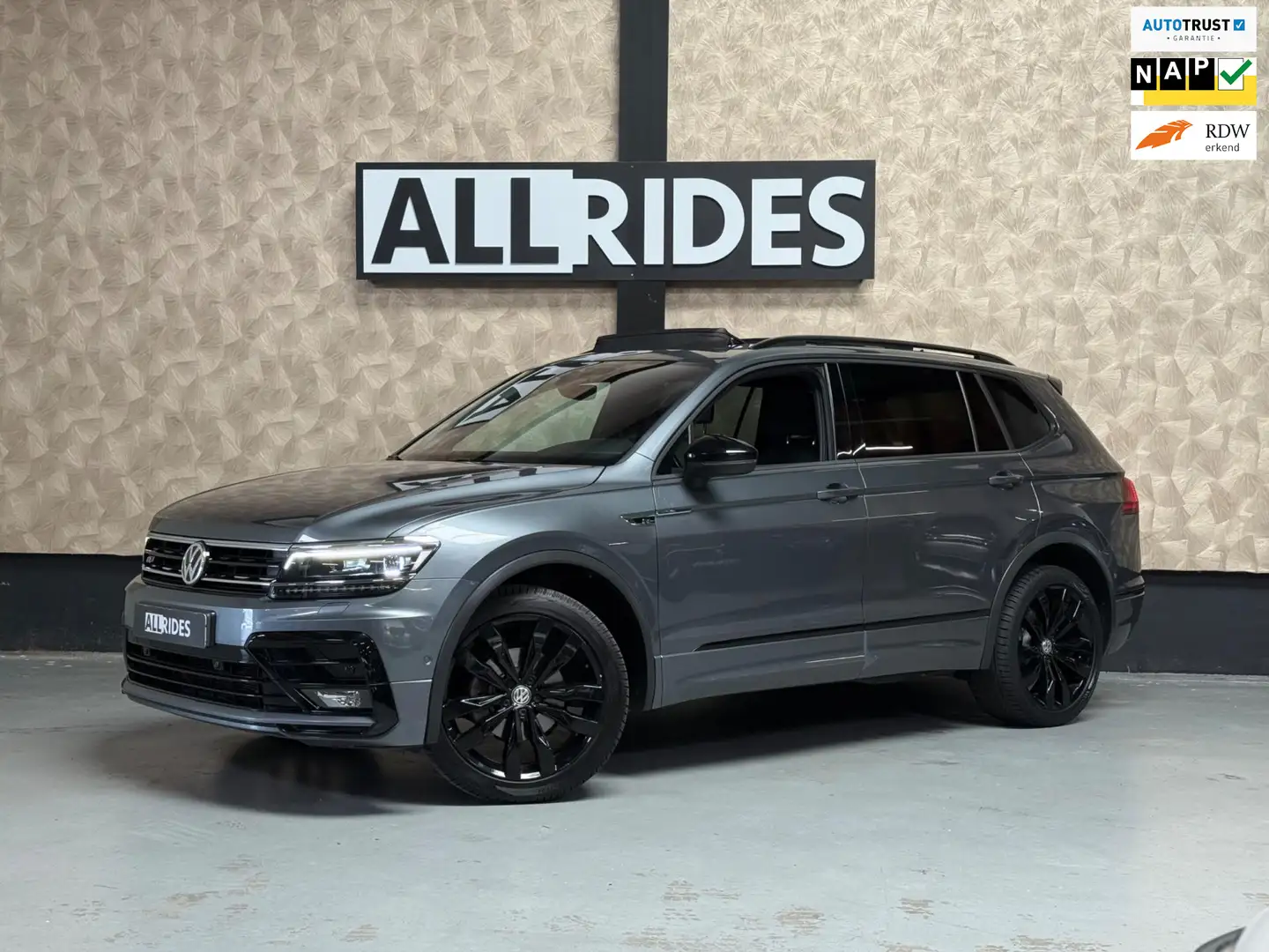 Volkswagen Tiguan Allspace 1.5 TSI Highline Business R 7p. | Trekhaak | ACC | Grijs - 1