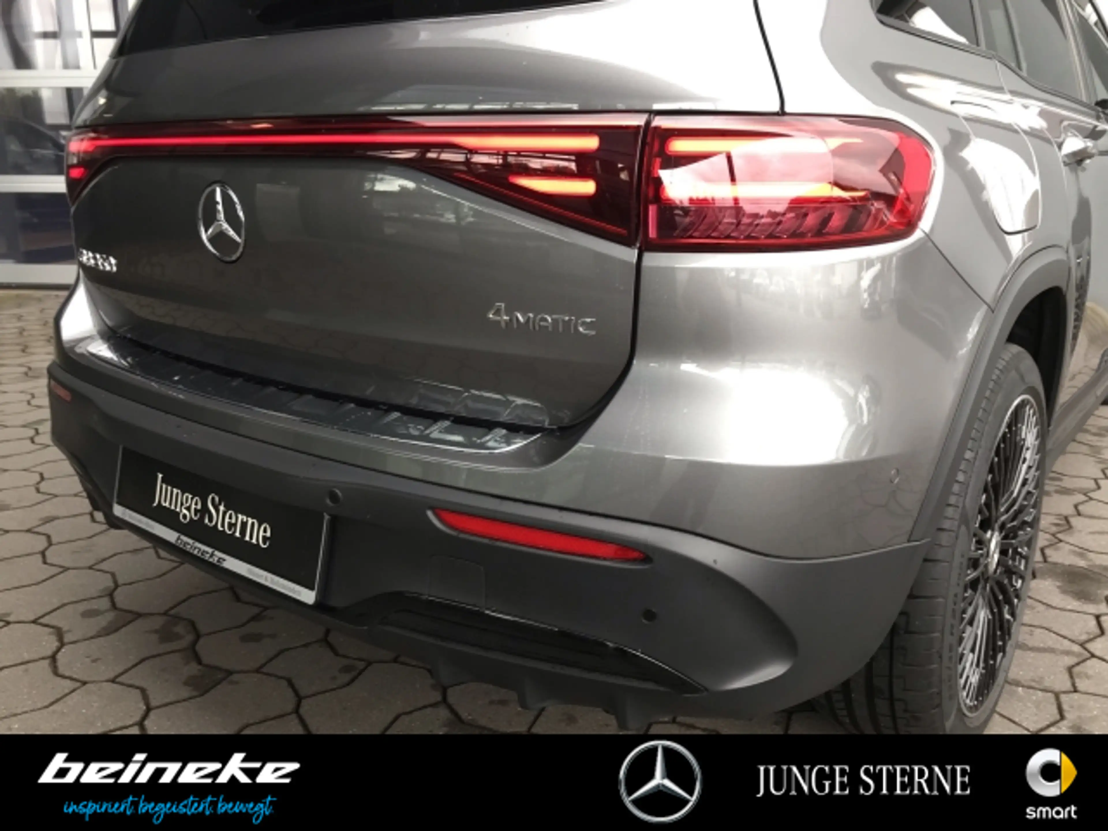 Mercedes-Benz EQB 350 EQB 350 4MATIC AMG plus Pano Night 360° Memory — photo 6
