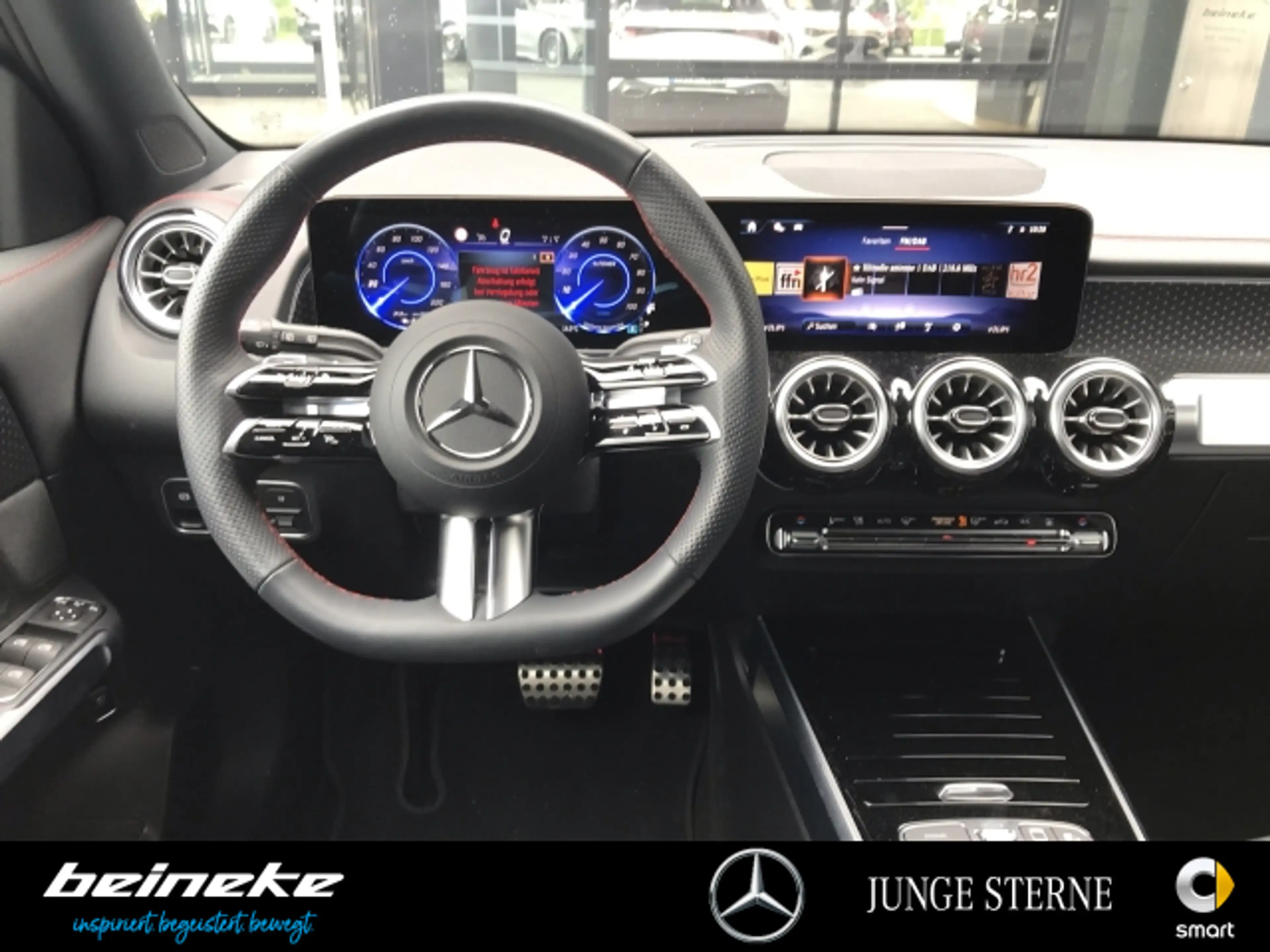 Mercedes-Benz EQB 350 EQB 350 4MATIC AMG plus Pano Night 360° Memory — photo 9