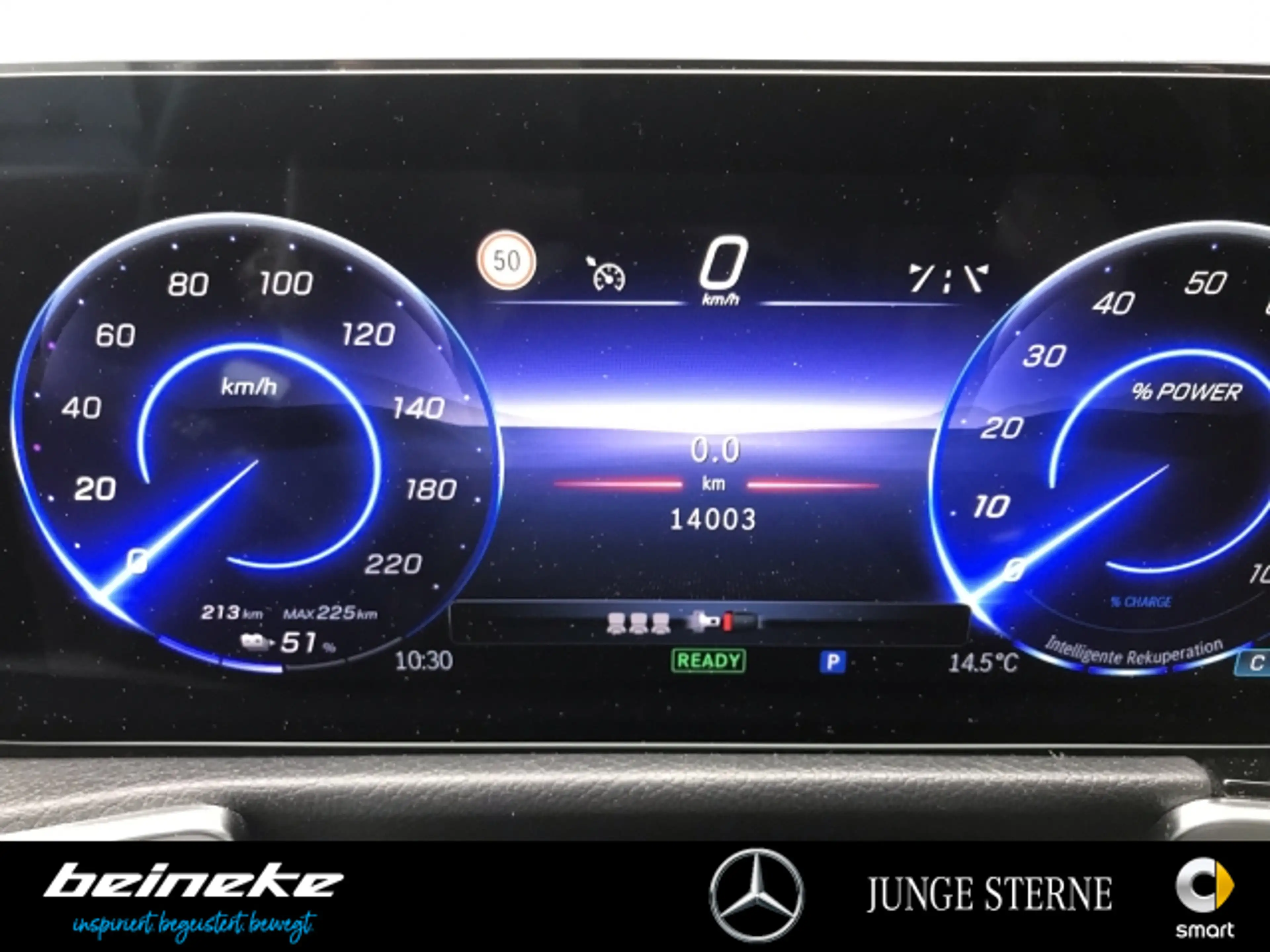 Mercedes-Benz EQB 350 EQB 350 4MATIC AMG plus Pano Night 360° Memory — photo 13