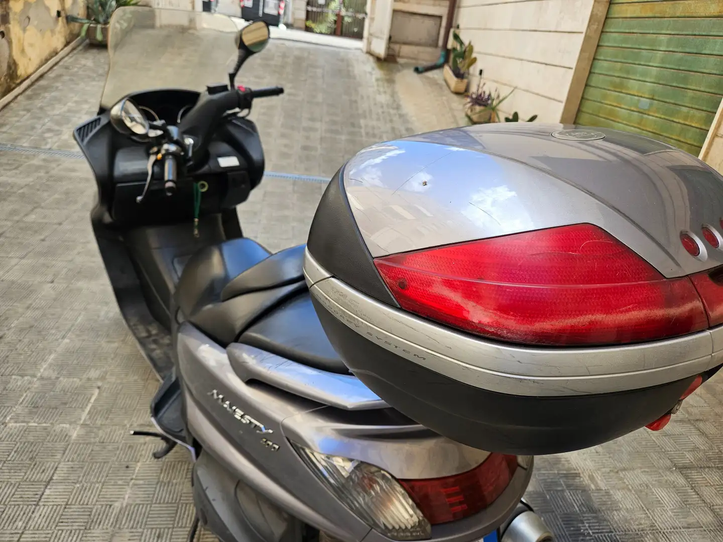 Yamaha Majesty 400 SH02 VAR. I VERS. I Šedá - 1