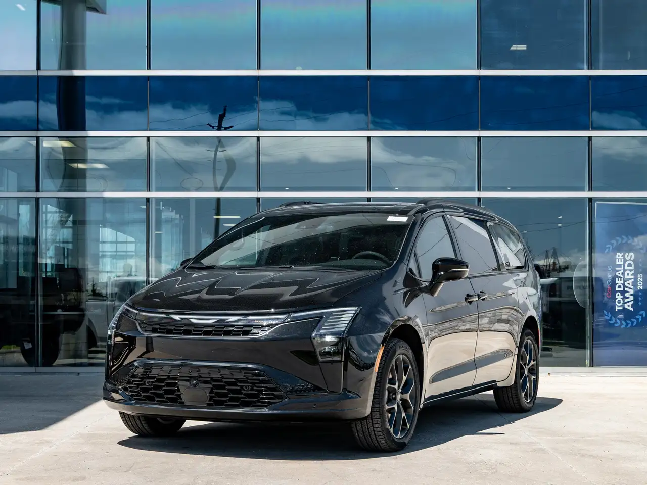 Chrysler Pacifica photo Chrysler Pacifica